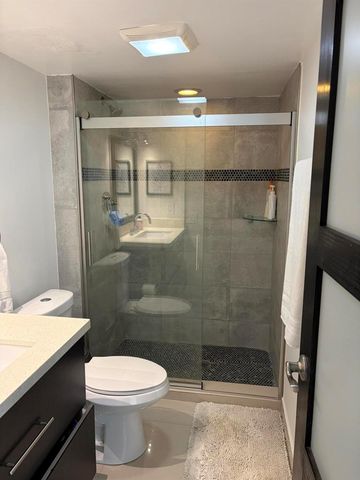 3625 N Country Club Drive 206, Aventura, FL 33180