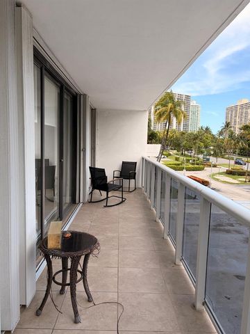 3625 N Country Club Drive 206, Aventura, FL 33180