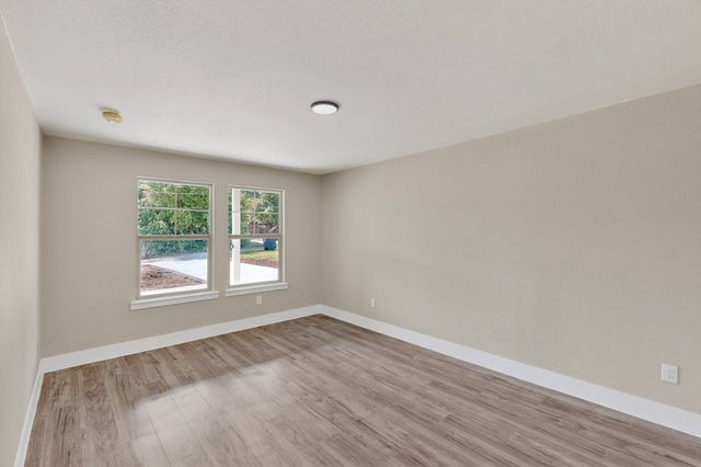 6728 Manitoba Avenue, Dallas, TX 75241