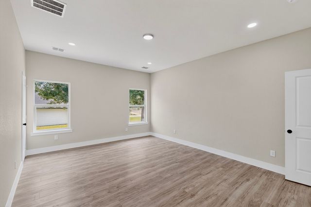 6728 Manitoba Avenue, Dallas, TX 75241