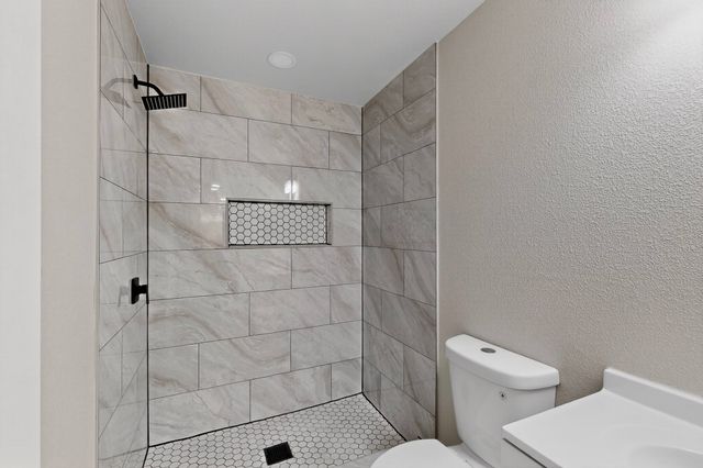 6728 Manitoba Avenue, Dallas, TX 75241