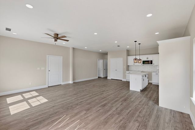 6728 Manitoba Avenue, Dallas, TX 75241