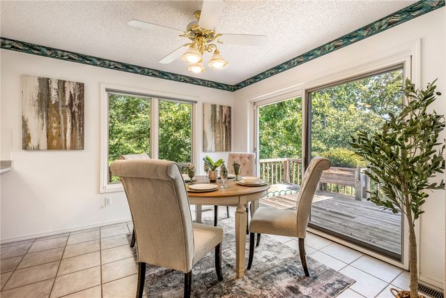 6 Hughes Lane, Bella Vista, AR 72715