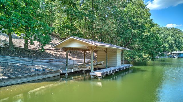 6 Hughes Lane, Bella Vista, AR 72715