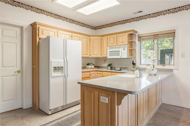 6 Hughes Lane, Bella Vista, AR 72715