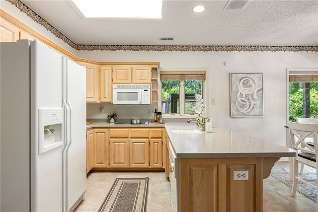 6 Hughes Lane, Bella Vista, AR 72715