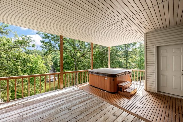 6 Hughes Lane, Bella Vista, AR 72715