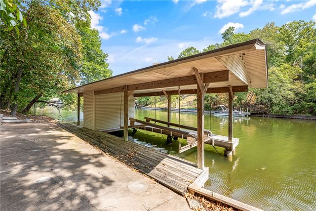 6 Hughes Lane, Bella Vista, AR 72715