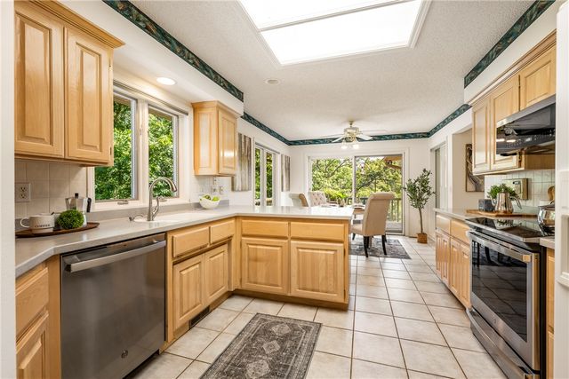 6 Hughes Lane, Bella Vista, AR 72715