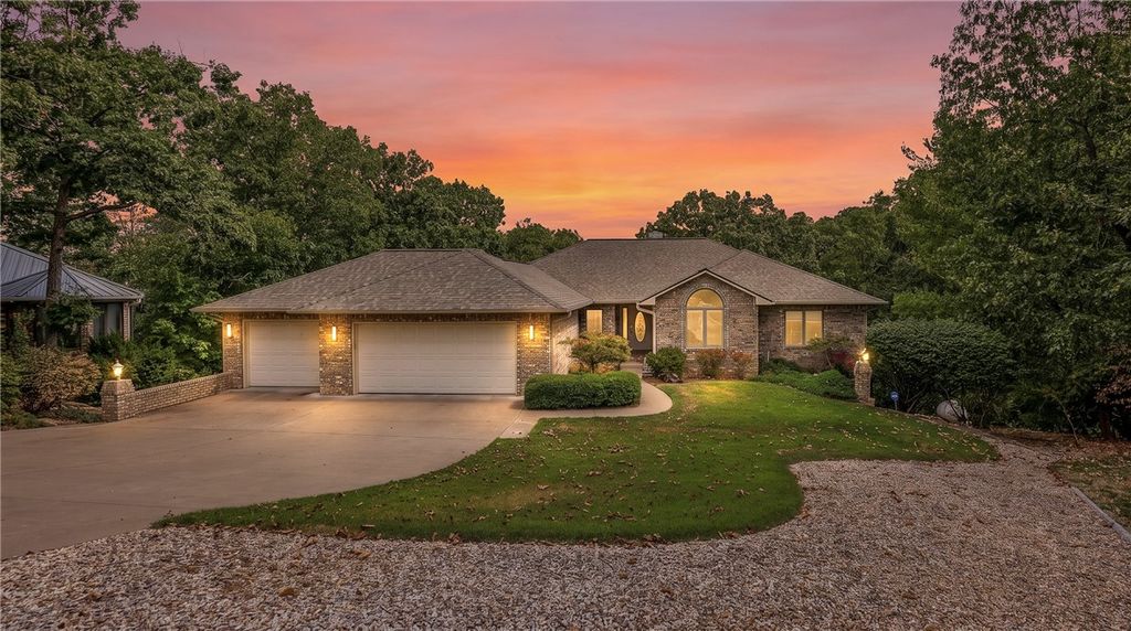 6 Hughes Lane, Bella Vista, AR 72715