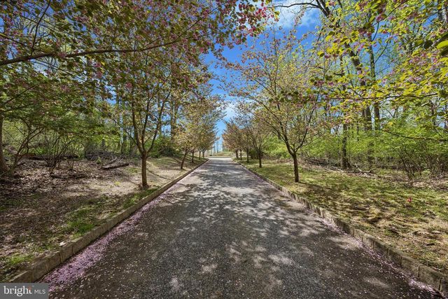 3882 GRADYVILLE RD, Newtown Square, PA 19073