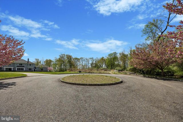 3882 GRADYVILLE RD, Newtown Square, PA 19073