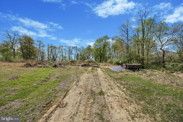 3882 GRADYVILLE RD, Newtown Square, PA 19073