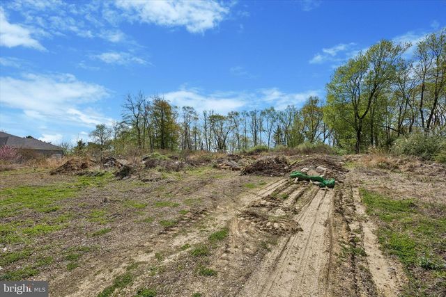 3882 GRADYVILLE RD, Newtown Square, PA 19073