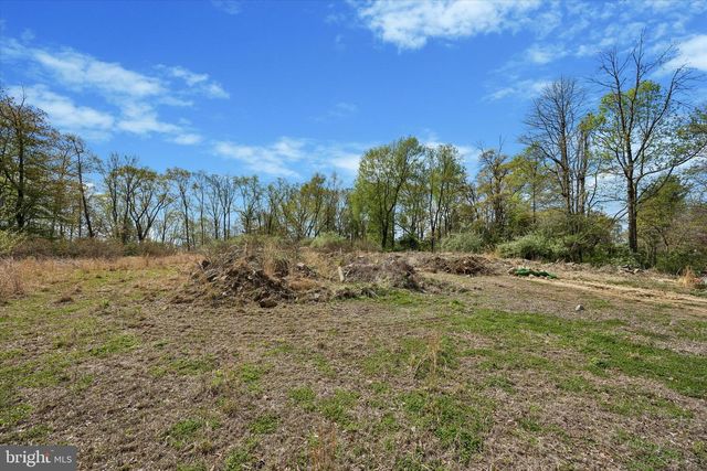 3882 GRADYVILLE RD, Newtown Square, PA 19073