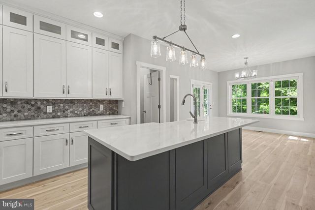 826 SANDBANK RD, Mount Holly Springs, PA 17065