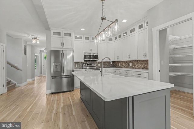 826 SANDBANK RD, Mount Holly Springs, PA 17065