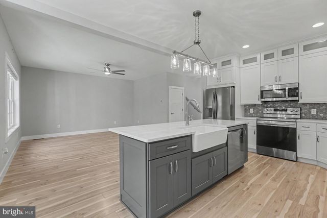 826 SANDBANK RD, Mount Holly Springs, PA 17065