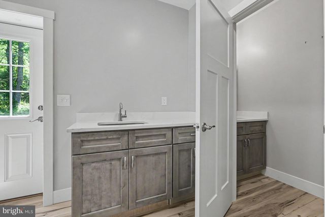 826 SANDBANK RD, Mount Holly Springs, PA 17065
