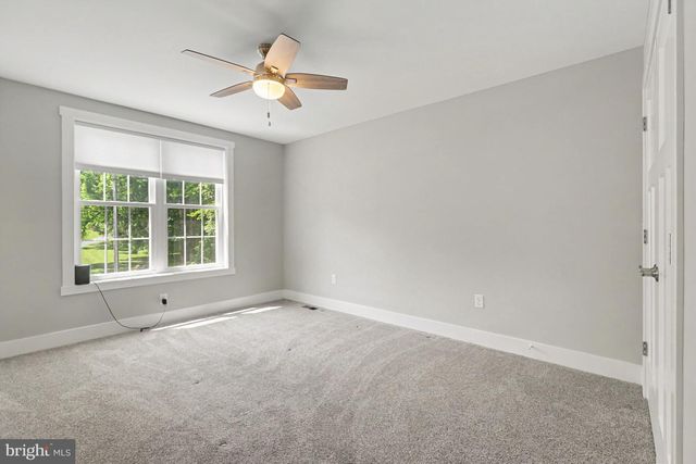 826 SANDBANK RD, Mount Holly Springs, PA 17065