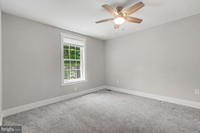 826 SANDBANK RD, Mount Holly Springs, PA 17065