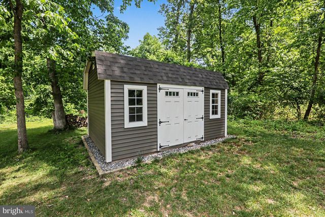 826 SANDBANK RD, Mount Holly Springs, PA 17065