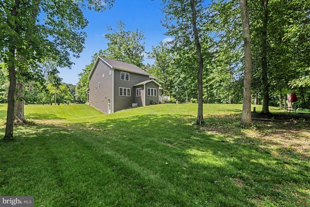 826 SANDBANK RD, Mount Holly Springs, PA 17065