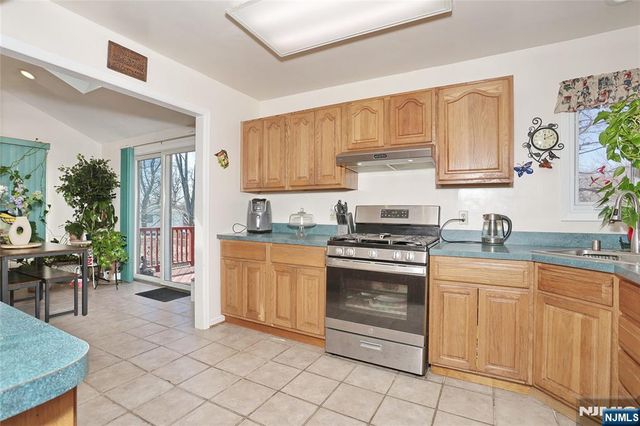 383 Congress Street, New Milford, NJ 07646