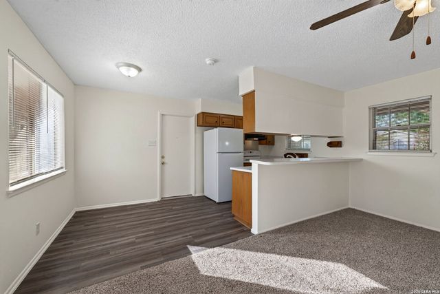 1409 OAK ST, Schertz, TX 78154