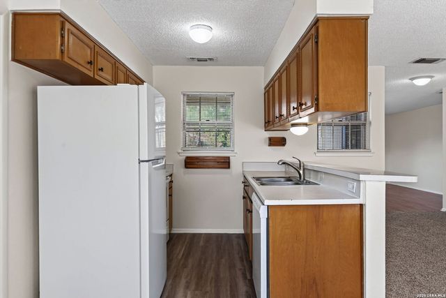 1409 OAK ST, Schertz, TX 78154