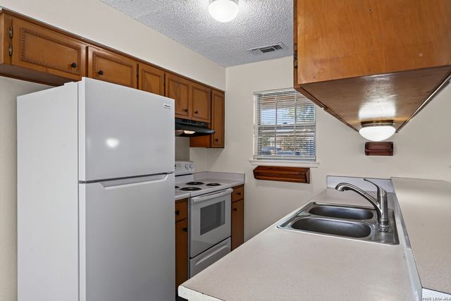 1409 OAK ST, Schertz, TX 78154