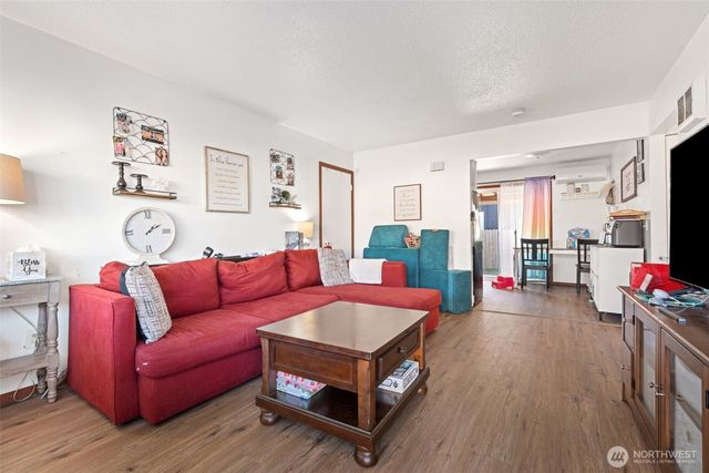 1149 SW Cascade Avenue, Chehalis, WA 98532