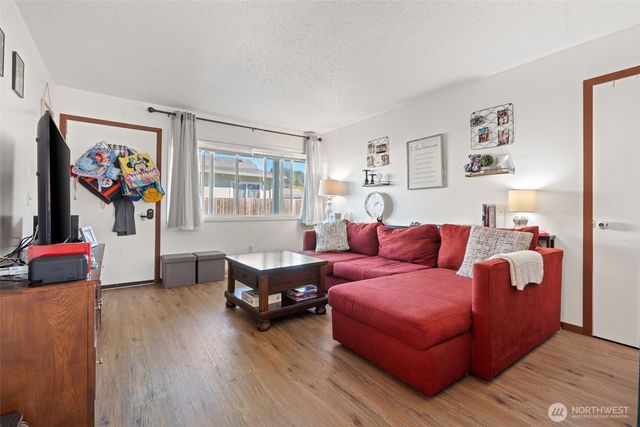 1149 SW Cascade Avenue, Chehalis, WA 98532