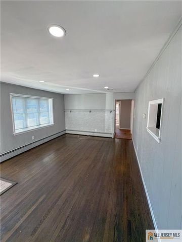 95 Liberty Place, Hazlet, NJ 07734
