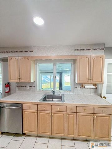 95 Liberty Place, Hazlet, NJ 07734