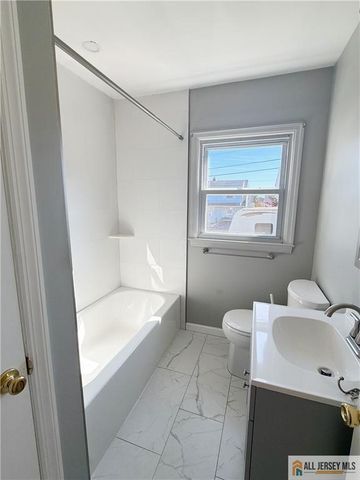 95 Liberty Place, Hazlet, NJ 07734