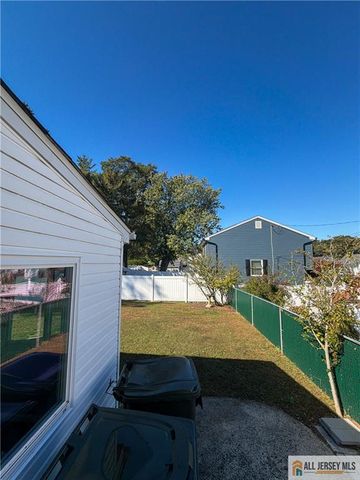95 Liberty Place, Hazlet, NJ 07734