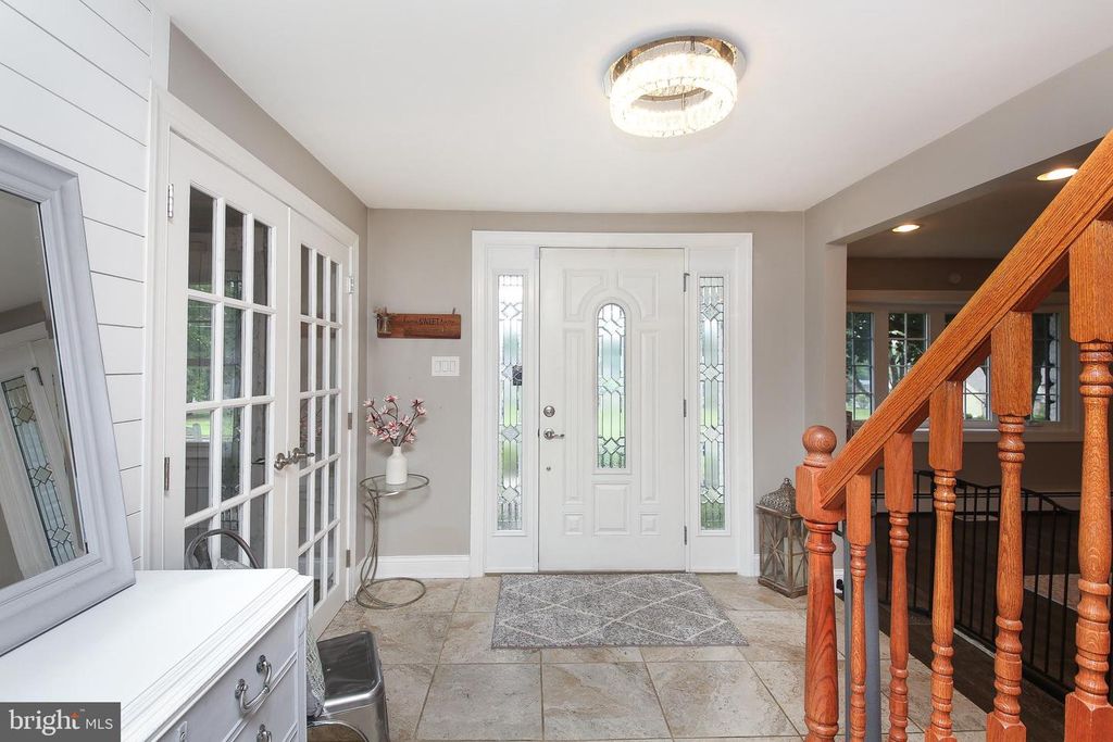 55 LONGVIEW DR, Southampton, PA 18966