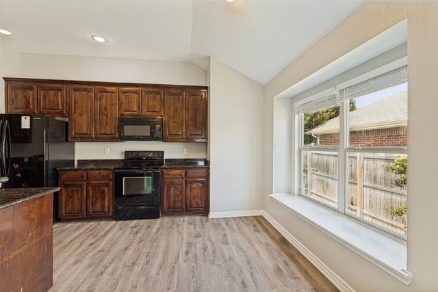 417 Brookhollow Lane, Saginaw, TX 76131