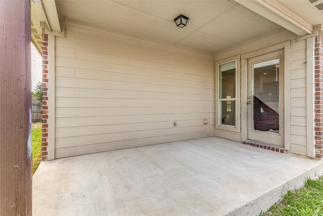 417 Brookhollow Lane, Saginaw, TX 76131
