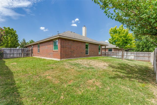 417 Brookhollow Lane, Saginaw, TX 76131