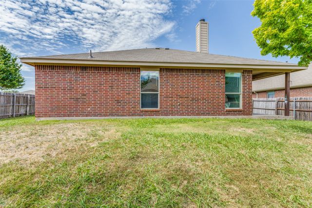 417 Brookhollow Lane, Saginaw, TX 76131
