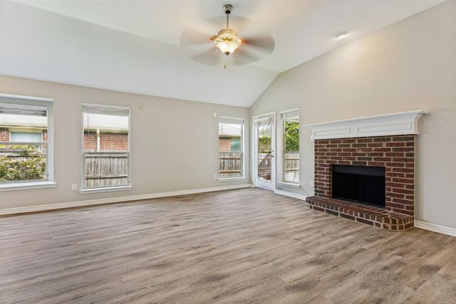 417 Brookhollow Lane, Saginaw, TX 76131