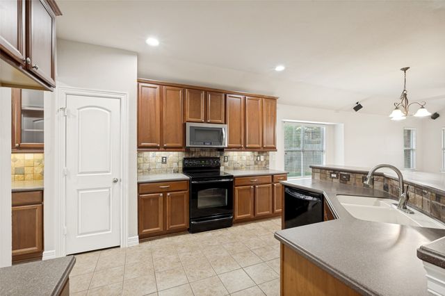 2017 Creekdale Drive, Denton, TX 76210