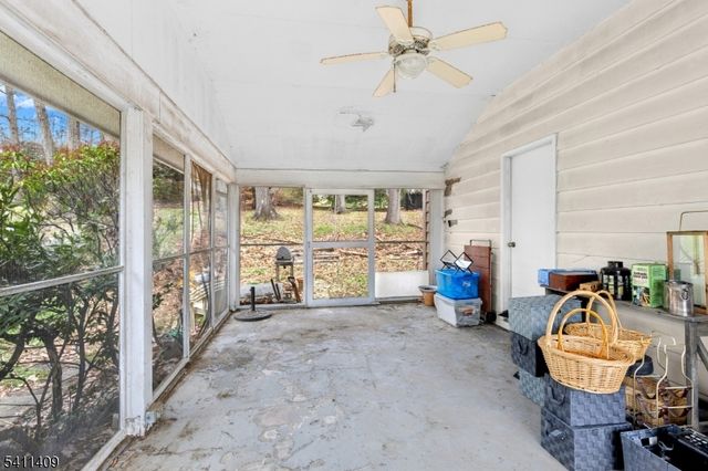 1060 Sunny Slope Dr, Mountainside Boro, NJ 07092