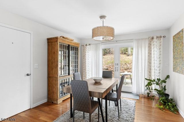 1060 Sunny Slope Dr, Mountainside Boro, NJ 07092