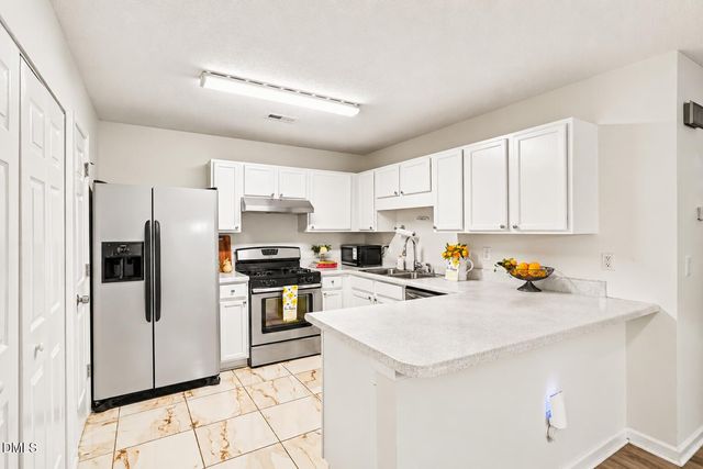 1628 Beacon Village Drive, Raleigh, NC 27604