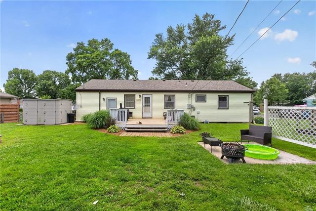 307 E College Street, Odessa, MO 64076