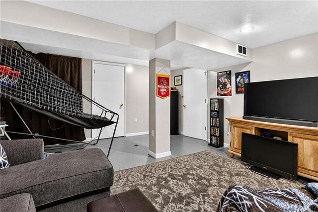 307 E College Street, Odessa, MO 64076