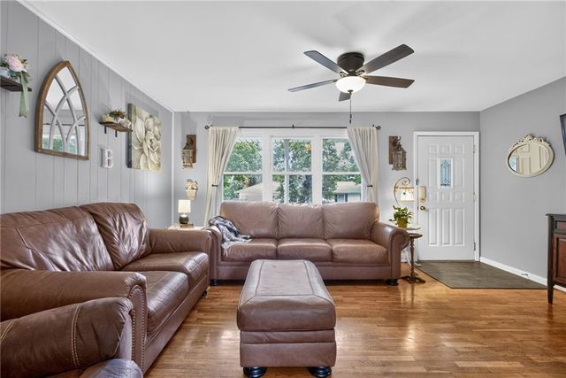 307 E College Street, Odessa, MO 64076